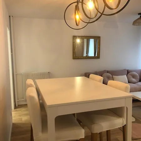 “l'appartement Du Bonheur” アパート