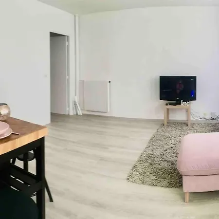 “l'appartement Du Bonheur” アパート *