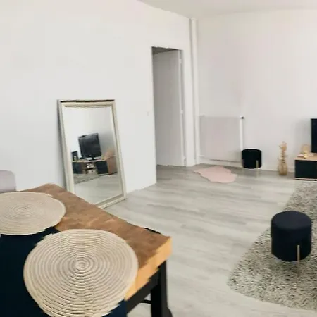 “l'appartement Du Bonheur” アパート *